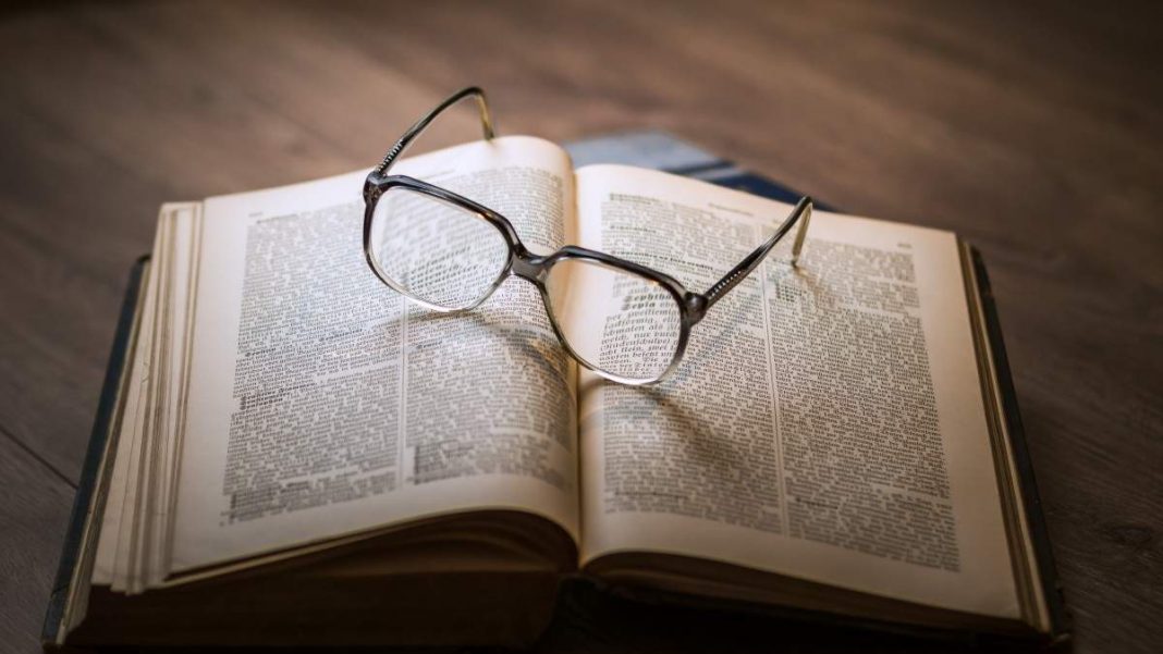 309477-knowledge_book_library_glasses_textbook_information_education_literature-674236
