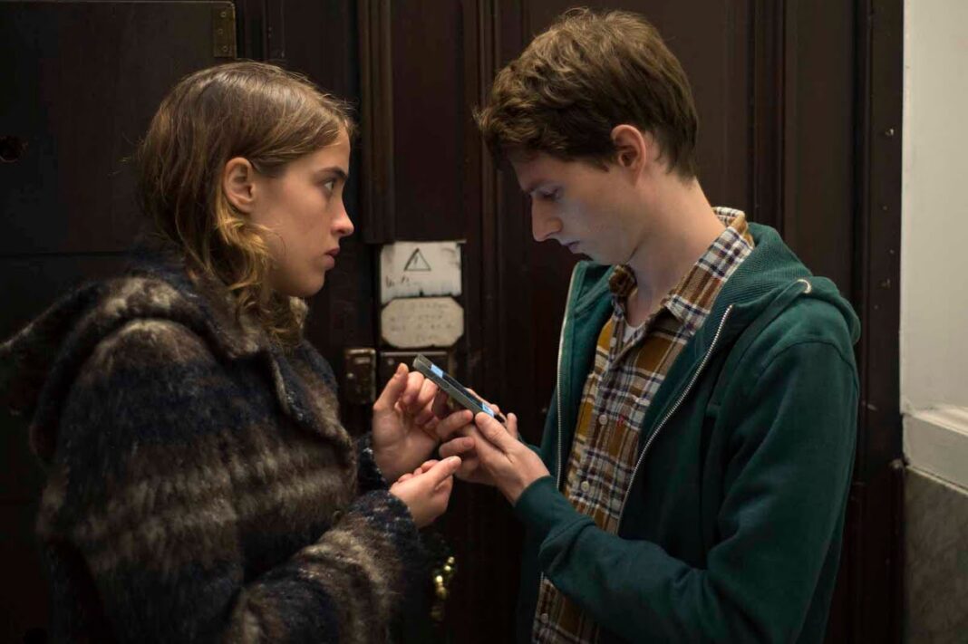 agnosto-koritsi-ton-aderfon-ntarnten-mia-kinimatografiki-spoydi-stin-koinoniki-allileggy