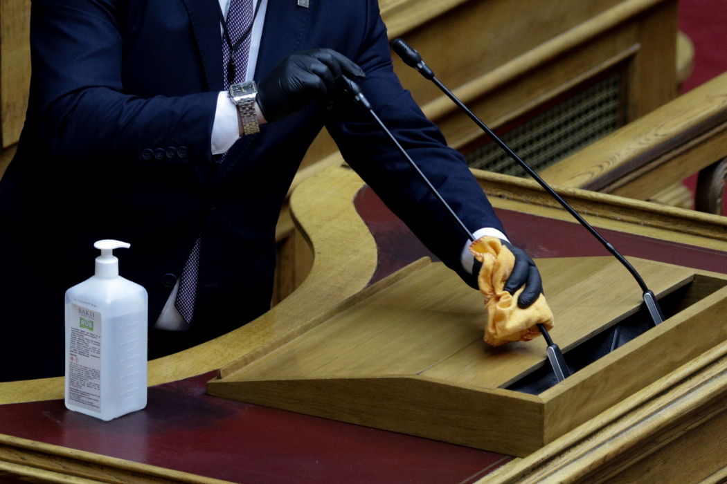 poion-boleyei-i-koinoboyleytiki-kanonikotita-tis-karantinas