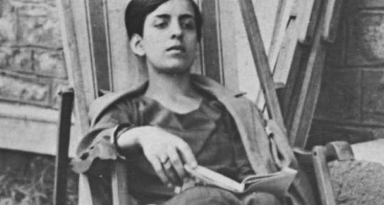 mono-giati-m-agapises-ena-apo-ta-pio-erotika-poiimata-tis-marias-polydoyri