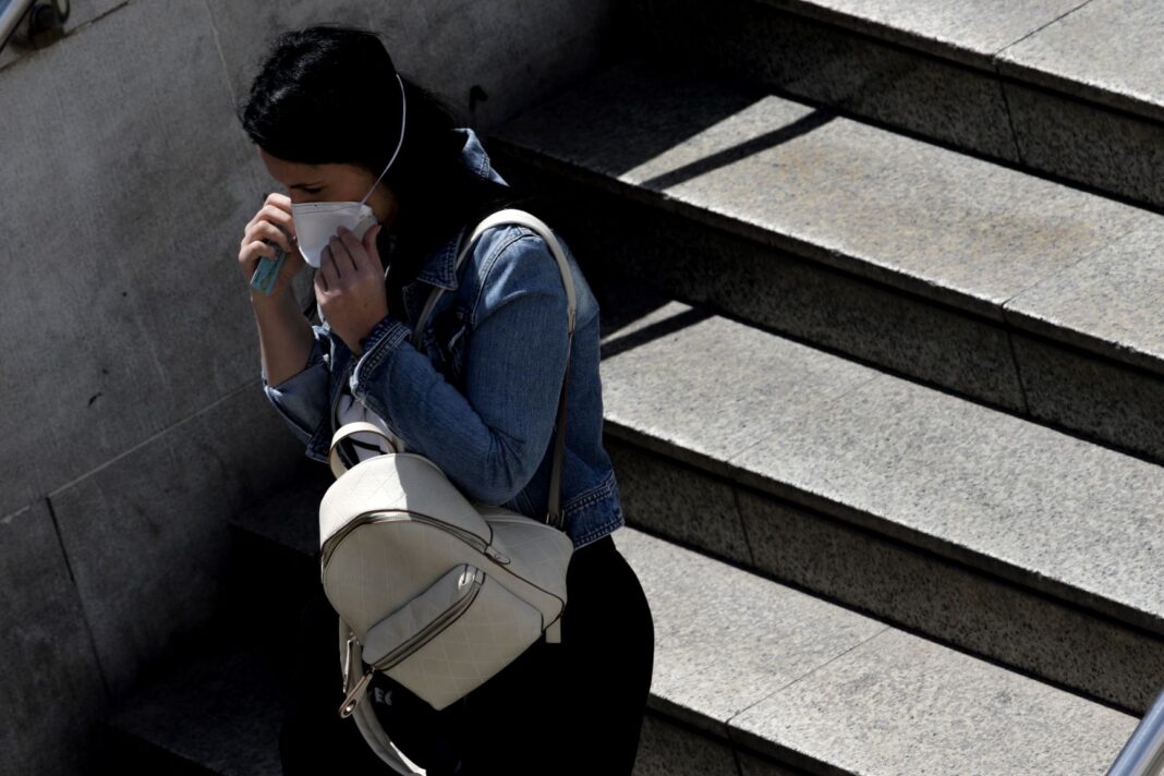 mia-ypertimologimeni-promitheia-maskon-i-parea-apo-tin-patra-kai-maksimoy