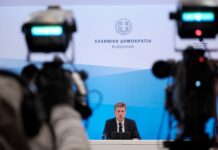 Εκλογές με υφυπουργούς και ανίψια