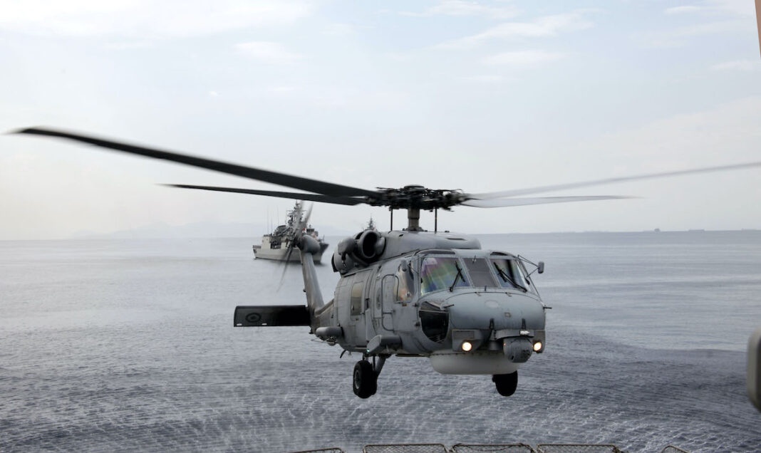 syntribi-natoikoy-elikopteroy-se-ekseliksi-oi-ereynes-gia-agnooymeno-pliroma