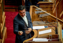 Τσίπρας σε Μητσοτάκη: Δημιουργείτε την ελληνική εκδοχή του Ορμπανισμού