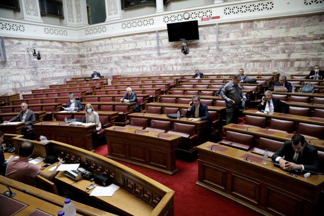 kseni-dimitrioy-stin-proanakritiki-o-aggelis-ksexase-na-ferei-tis-anafores-toy-gia-ti-bi