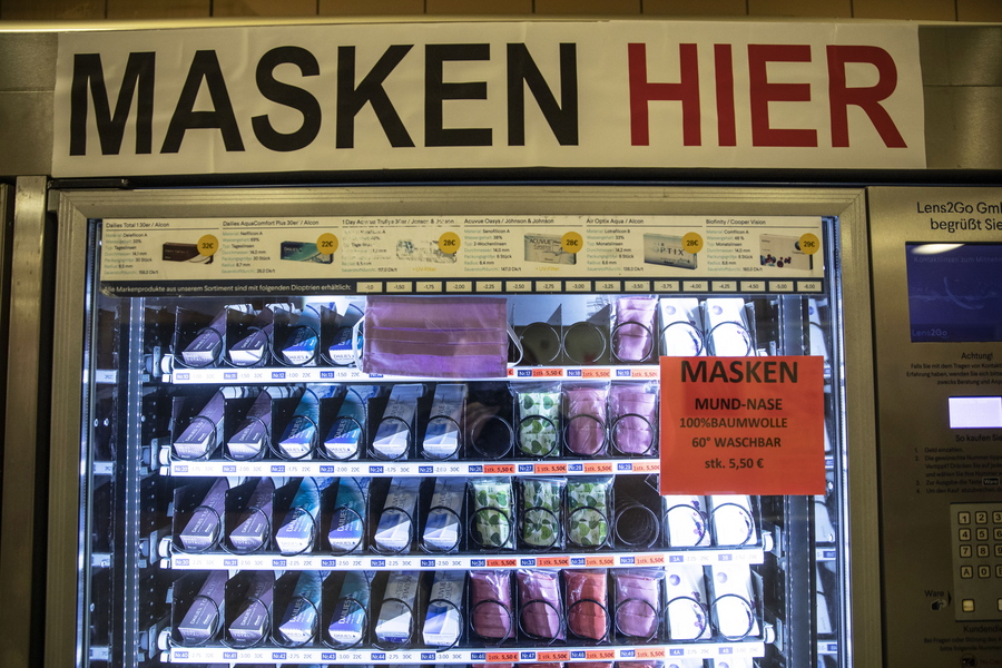 neo-paketo-xalarosis-toy-lockdown-apo-tin-merkel