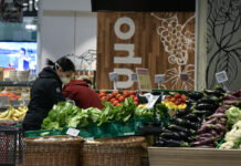 Προαιρετικές οι μάσκες στα σουπερμάρκετ, υποχρεωτικές στο μετρό