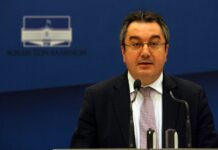 Μόσιαλος: «Όχι» στη Θεία Κοινωνία με τη σημερινή μορφή μέχρι να έχουμε εμβόλιο