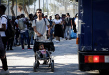 ΣΥΡΙΖΑ: Υπάρχει φωτογραφική σύμβαση για μεταφορά προσφύγων με πλοία