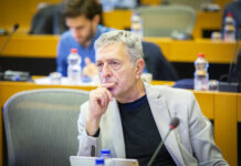 Κούλογλου: Η έξοδος από την κρίση δεν χωράει ιδεολογικές επιλογές και μάσα