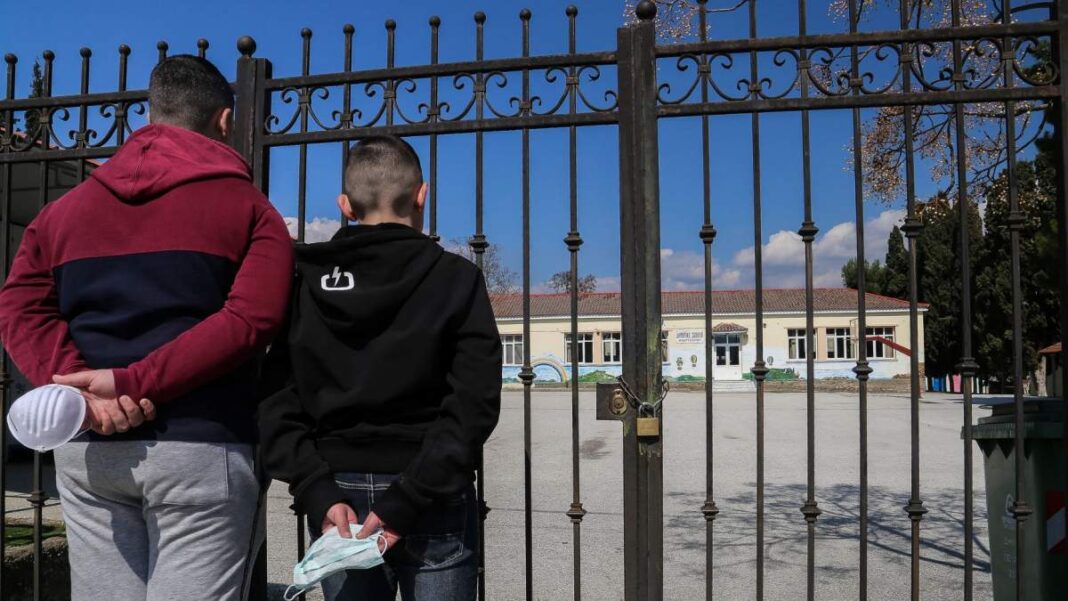 elpidoforos-abebaiotita-sta-sxoleia