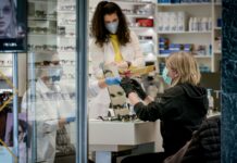 Ποιες επιχειρήσεις ανοίγουν τη Δευτέρα… και πώς