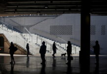 Πάμπλο Ιγκλέσιας και υπουργοί Πορτογαλίας και Ιταλίας: Μηνιαίο ευρωπαϊκό εισόδημα, τώρα!