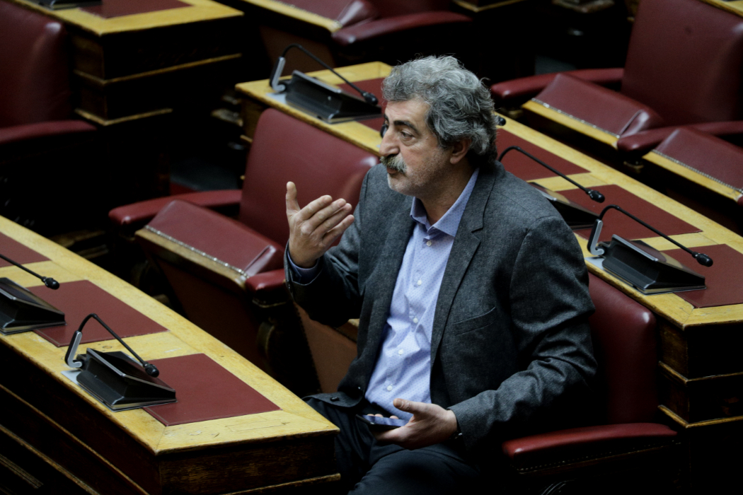 o-polakis-kapnize-apanta-i-nd-sto-arthro-toy-aleksi-tsipra